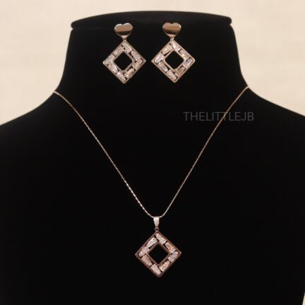 Baguette Studded Diamond Shape Pendant Set