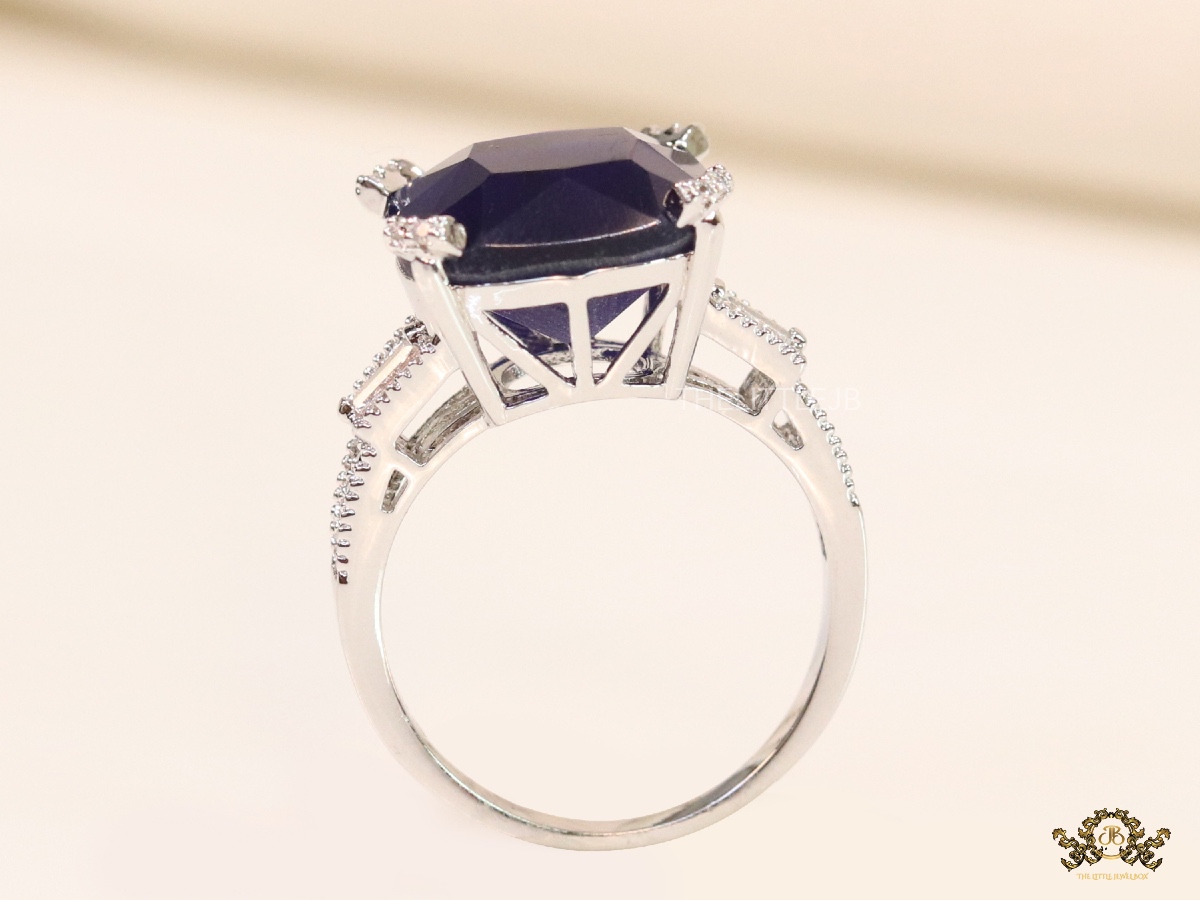 Blue sapphire stone platinum plated ring with cz band - Image 2
