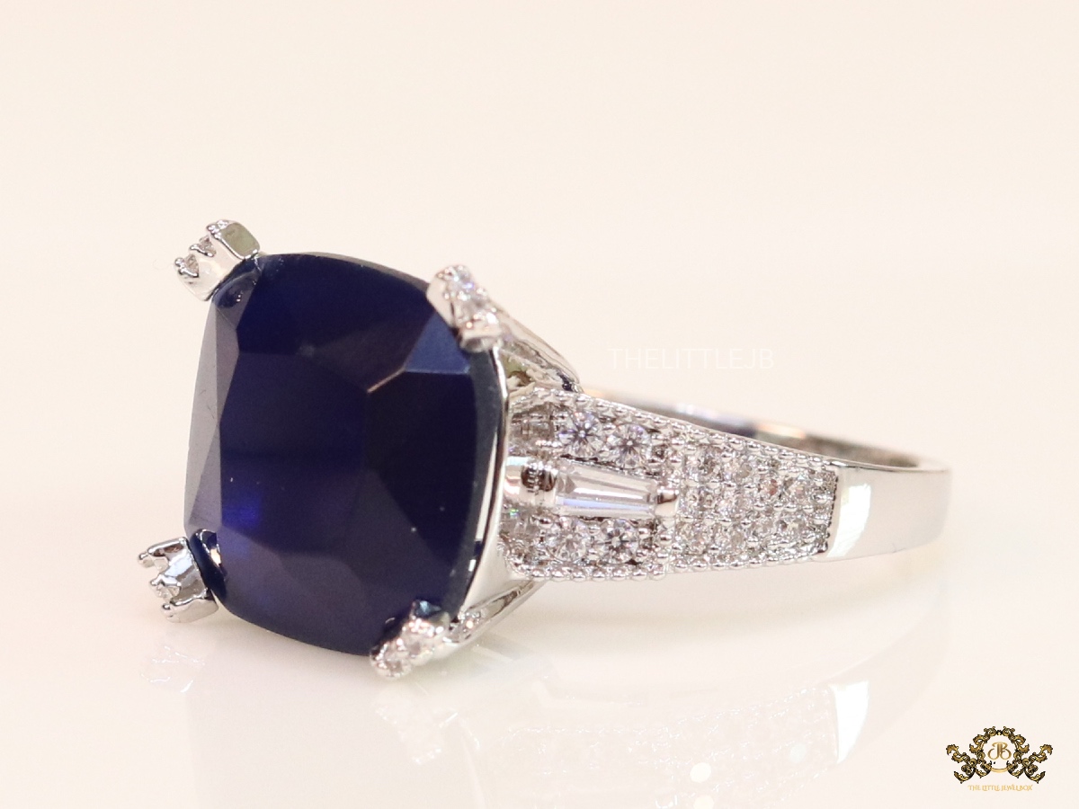 Blue sapphire stone platinum plated ring with cz band - Image 3