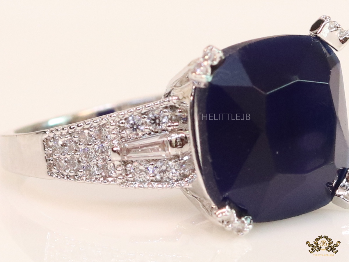 Blue sapphire stone platinum plated ring with cz band - Image 4