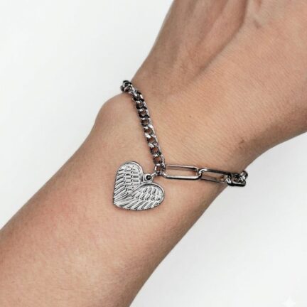 B10 Platinum plated link chain bracelet with heart motif