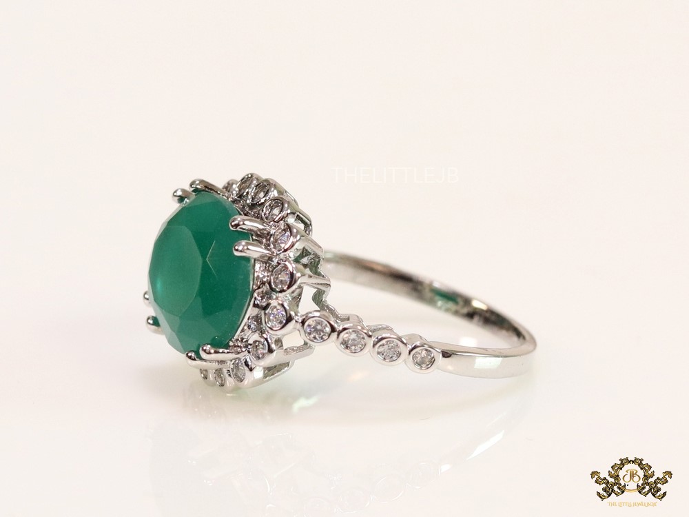 Emerald green stone ring with cz and platinum finish - Image 2