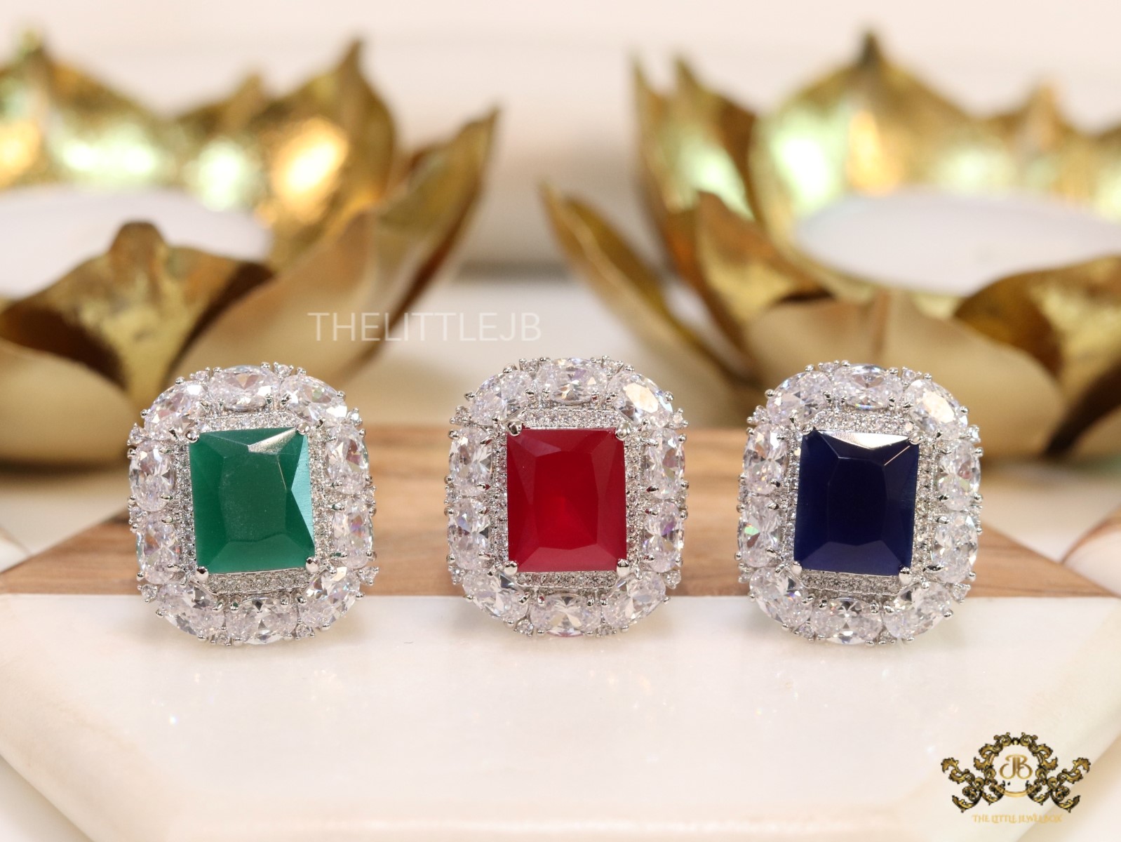 Sapphire blue stone ring lined with heavy cz - Image 5