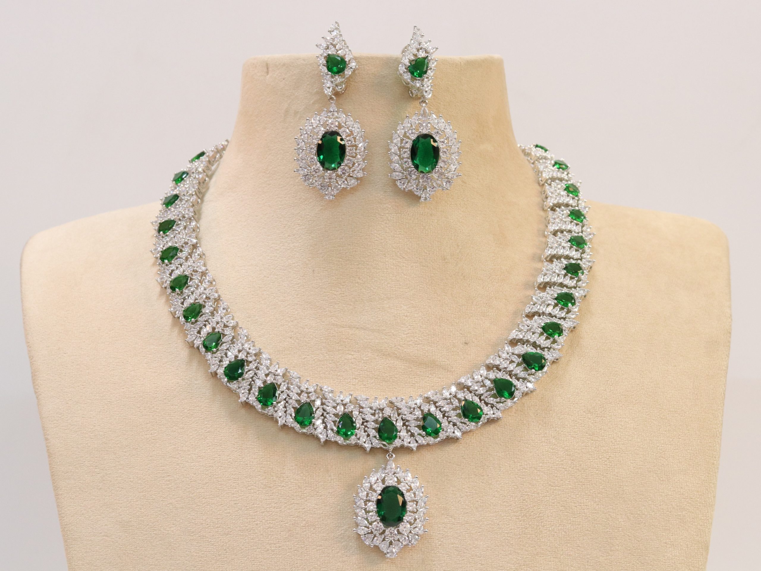 Emerald cz layered leaf cut set - Image 5