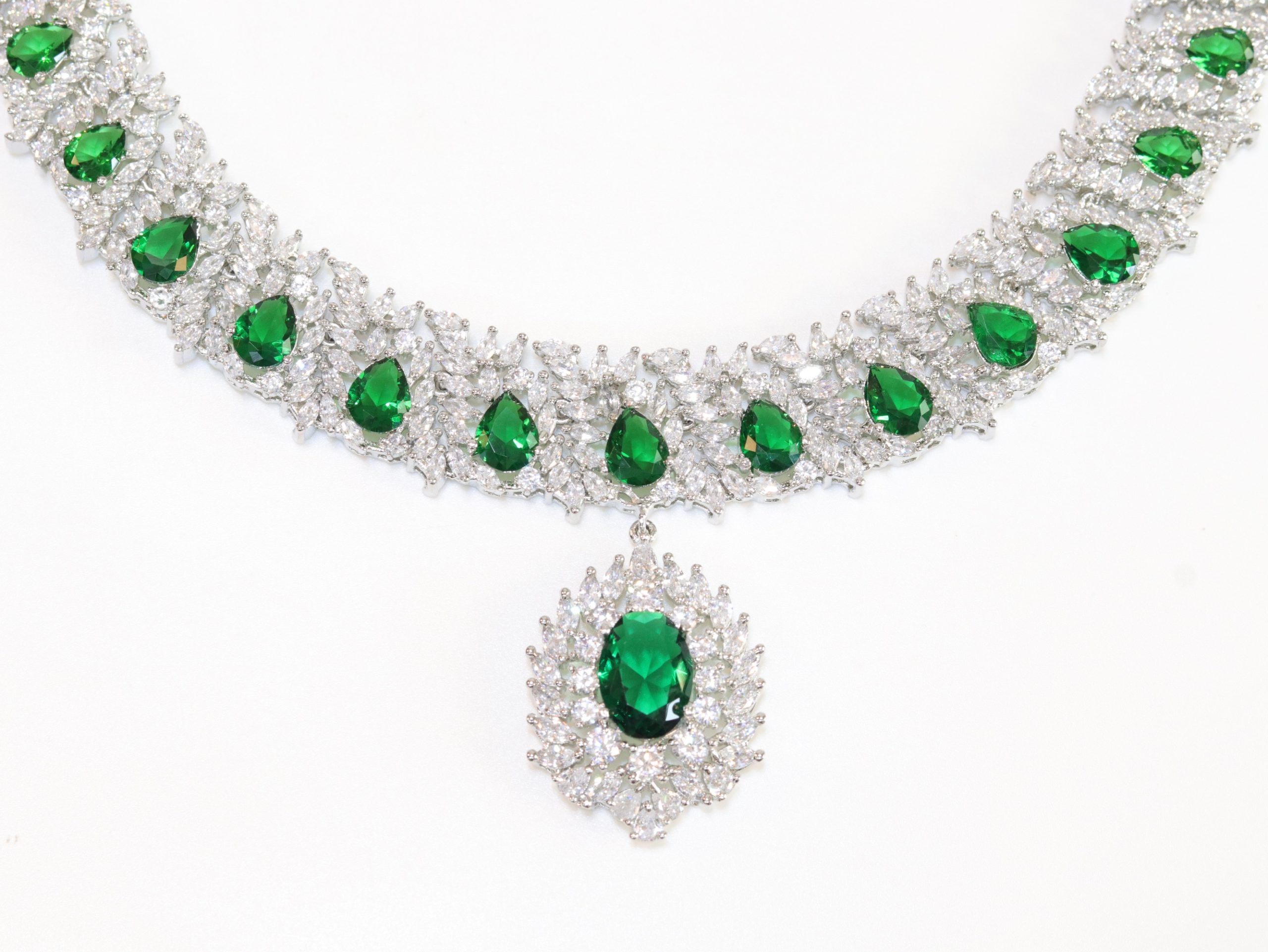 Emerald cz layered leaf cut set - Image 4