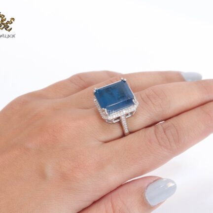 2564 Square Swiss Blue Topaz Ring