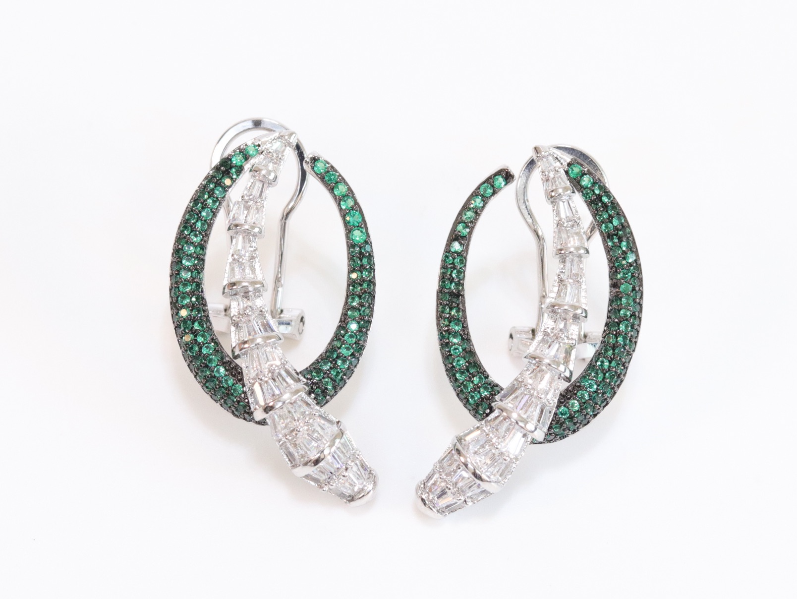 Fancy emerald and cz earrings - Image 3