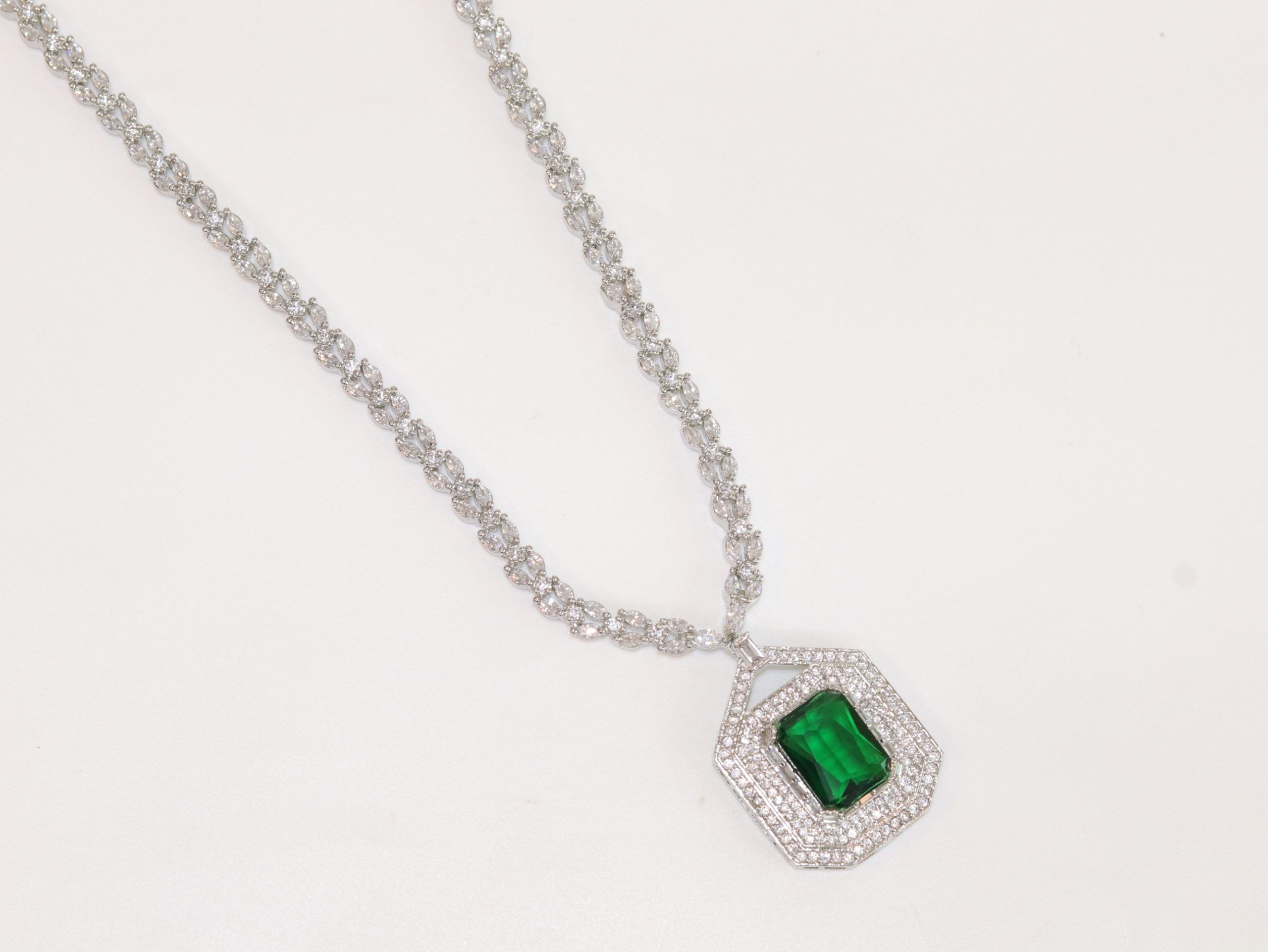 Emerald rectangle drop necklace set - Image 5