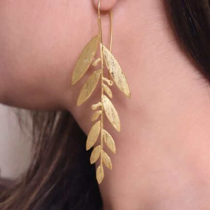 Gold leaves hook earrings