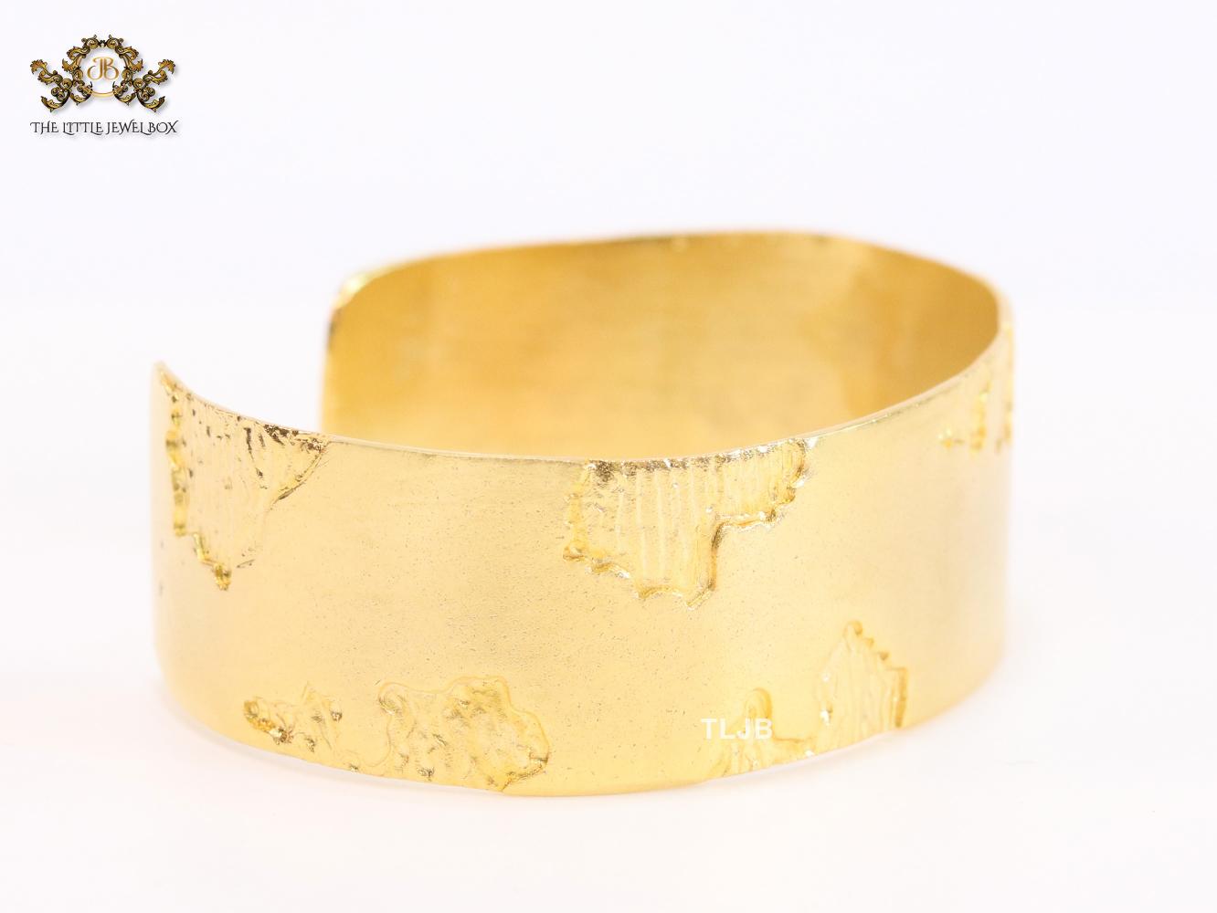 Abstract gold bracelet - Image 5