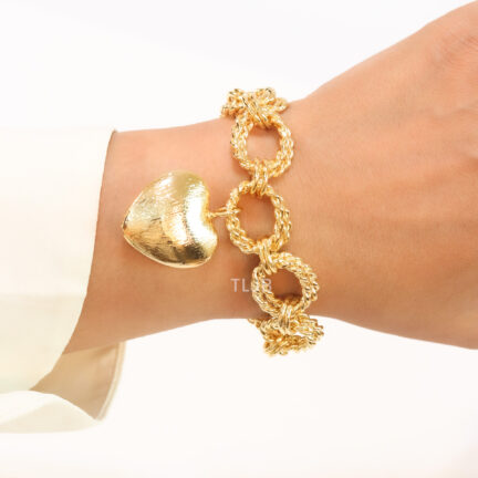 Link gold and heart bracelet