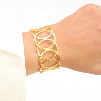 Round cuff bracelet