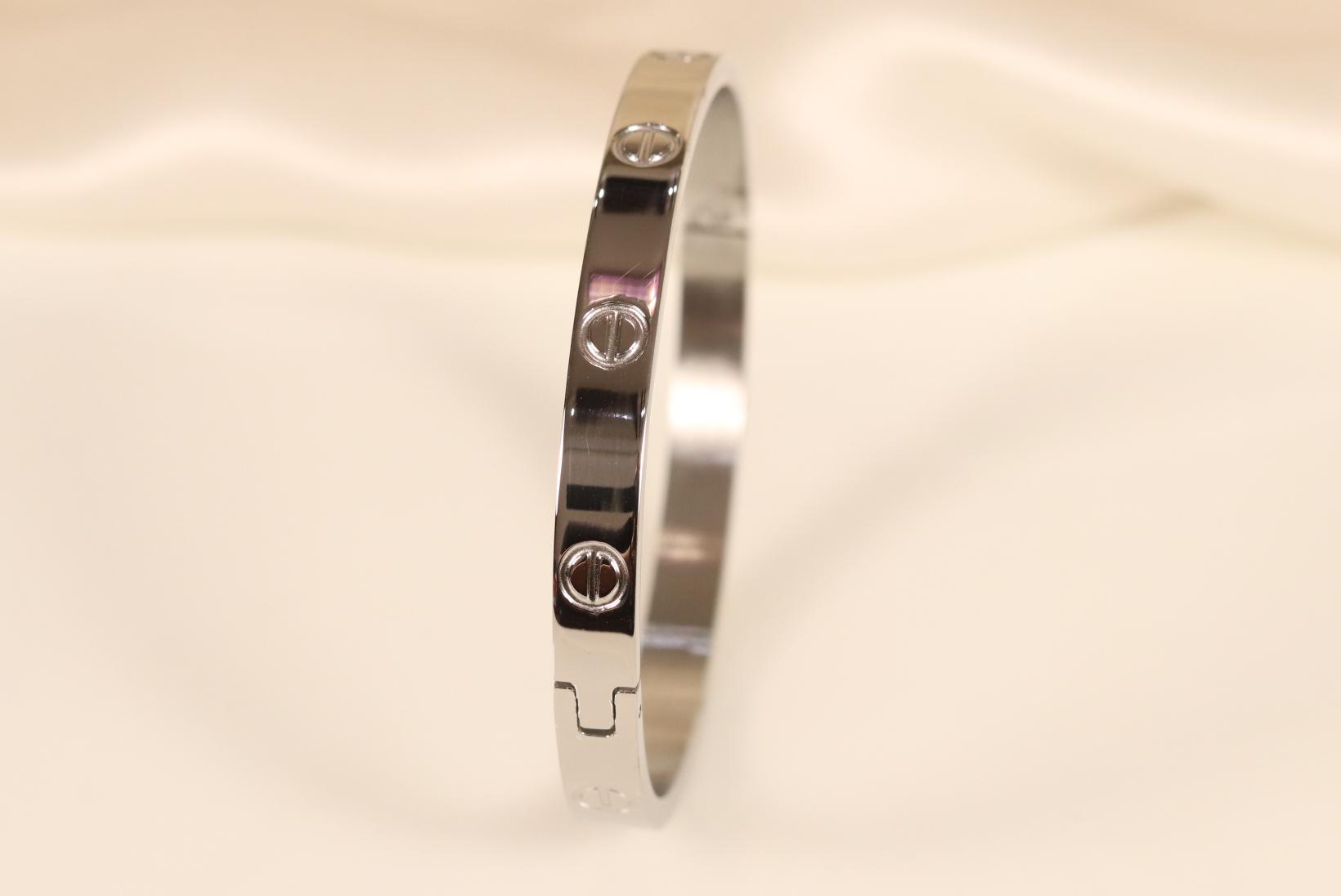 Women’s Platinum Plated love bracelet with screws - Image 2