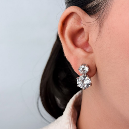 1 Platinum solitaire drop Studs