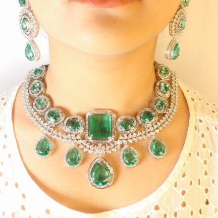 Grand Emerald and cz necklace set