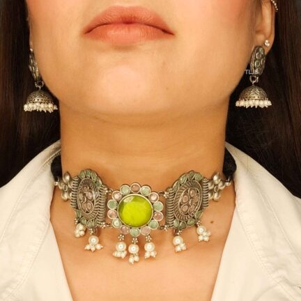 Heritage Green Glow Choker