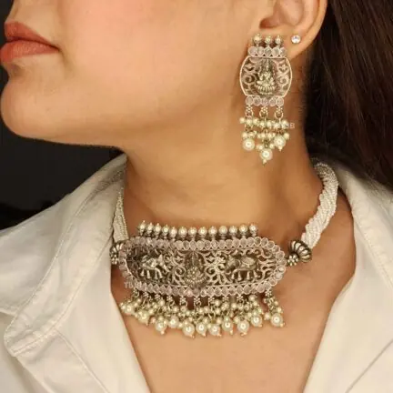 50 Royal Engraved Panel Choker
