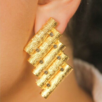 Wood Textured Bar Studs