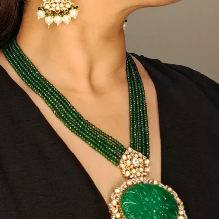 Emerald Green Carved Centre Stone Rani Haar